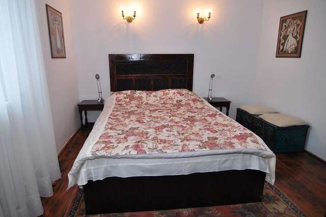 Отели типа «постель и завтрак» Bed & Breakfast Popamuseum Tarpesti- Tîrpeşti-44